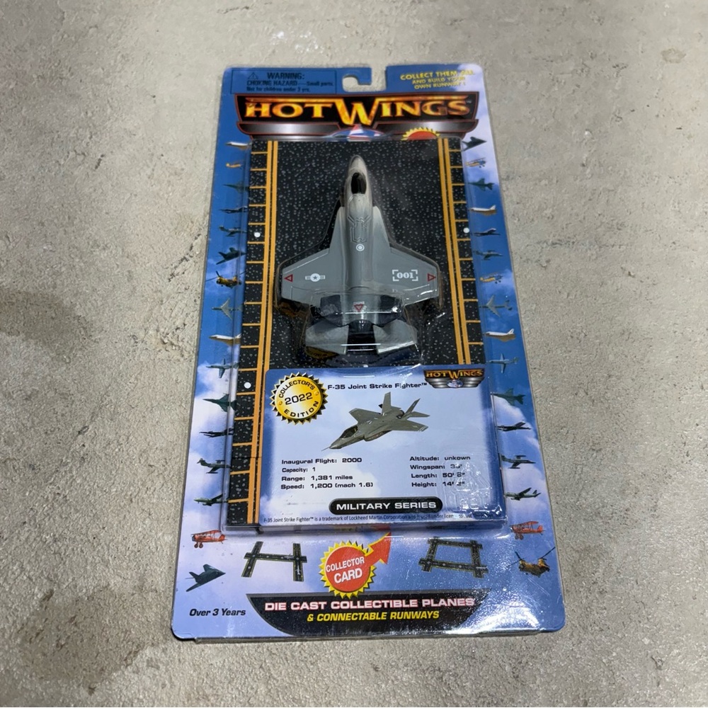HOT WINGS F-35 Joint Strike Fighter /Military Series / 2022 Collectors /NEW